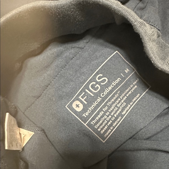 Limited Edition Figs Dark Harbor Scrub Set - Picture 9 of 12